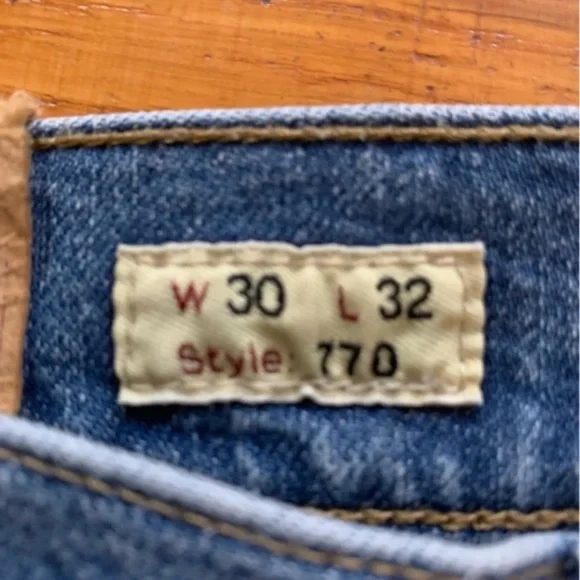 J.Crew Jeans Style 770 Size 30x32 - Picture 4 of 11